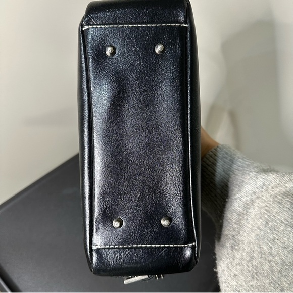 Y2K Black Shoulder Bag with buckle straps on each side - Picture 9 of 10